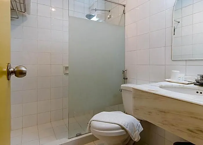 Aloha Roxas Boulevard Hotel