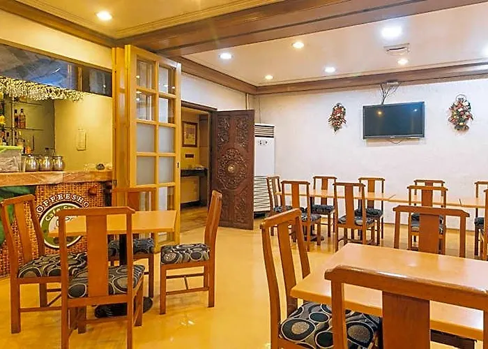 Hotel Aloha Roxas Boulevard *