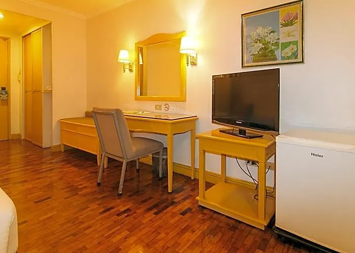Hotel Aloha Roxas Boulevard *