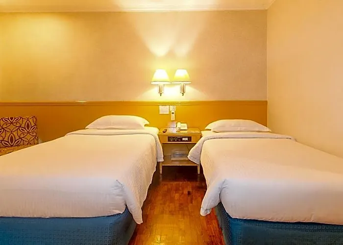Aloha Roxas Boulevard Hotel