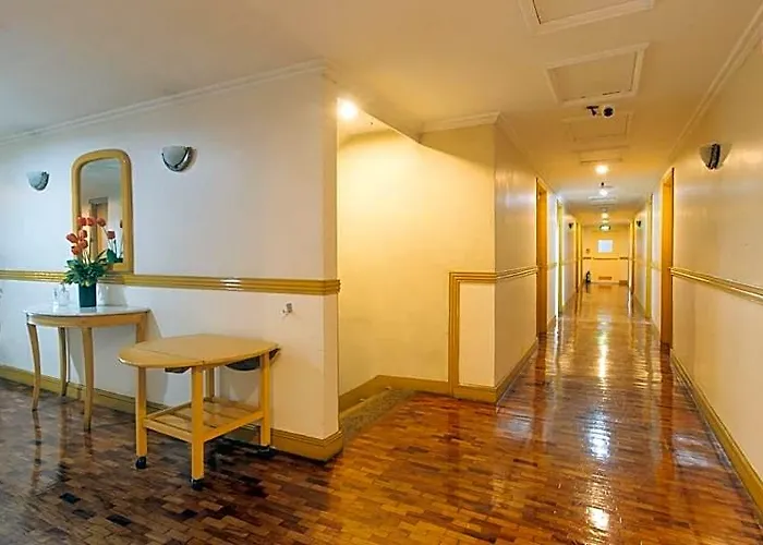 Aloha Roxas Boulevard Hotel *