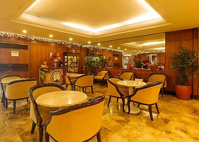 Hotel Aloha Roxas Boulevard